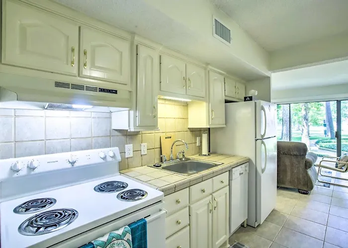 Walden Golf Course Condo Near Lake Conroe!